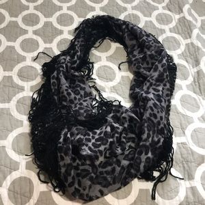 VANITY SCARF